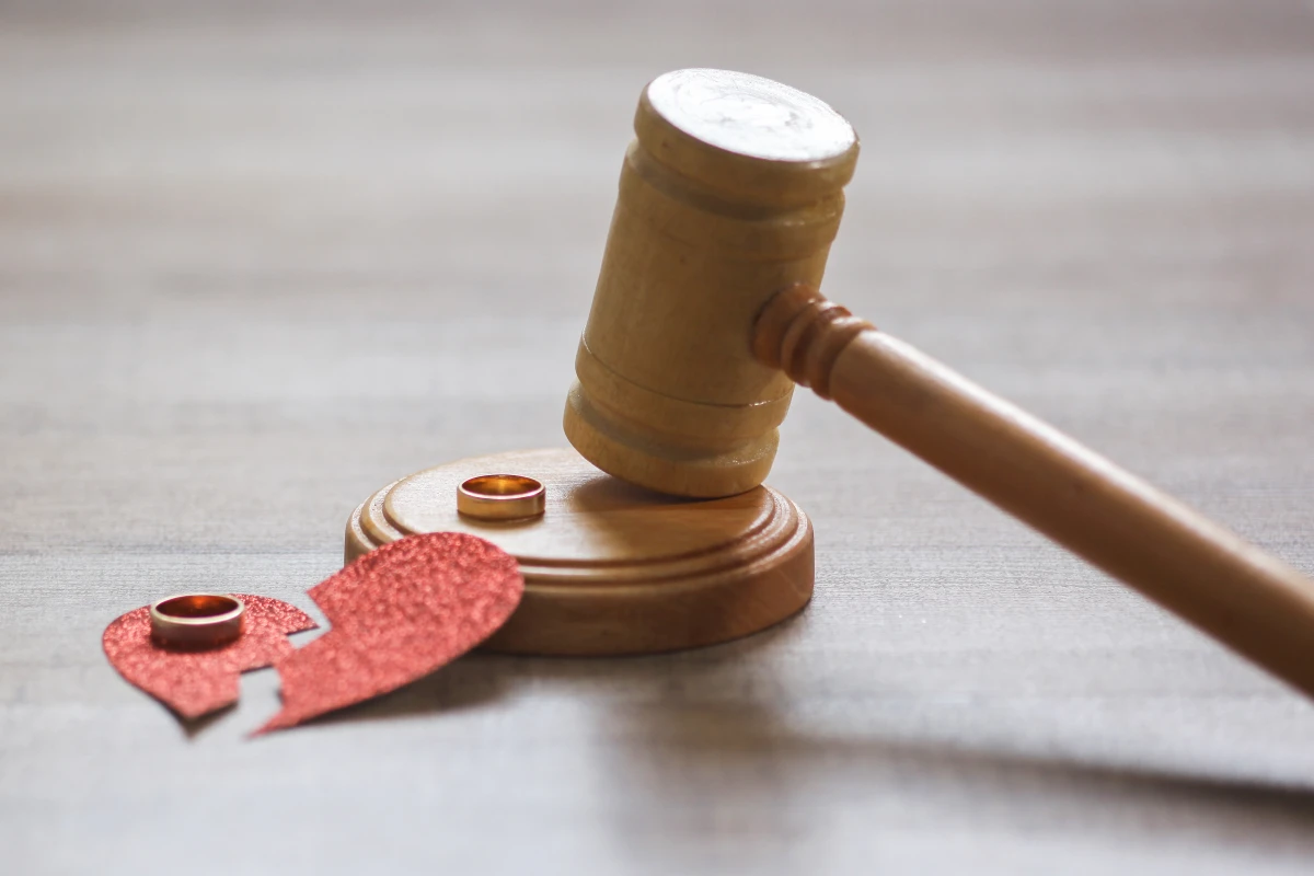 Divorce et pensions alimentaires : Guide complet pour une gestion efficace